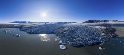 Glacier and mountains of the Vatnajökull glacier, Vatnajökull National Park, South Iceland, Iceland