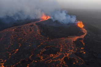 Volcanic eruption, Sundhnúkur crater chain, near Grindavik, Reykjanes Peninsula, Southwest Iceland,