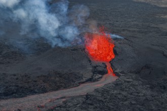 Volcanic eruption, Sundhnúkur crater chain, near Grindavik, Reykjanes Peninsula, Southwest Iceland,