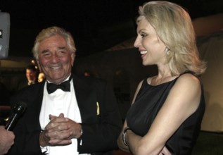 Peter Falk and Shera Danese at the the 2nd Annual Guardian IDA Awards fundraiser held at Paramount