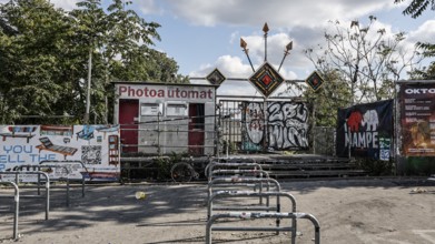 Photo booth at the Warschauer Brücke, Berlin, 02.10.2025, Berlin, Berlin, Germany