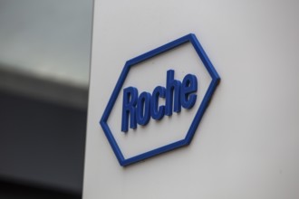 Logo at the entrance of Roche Diagnostics GmbH in Mannheim