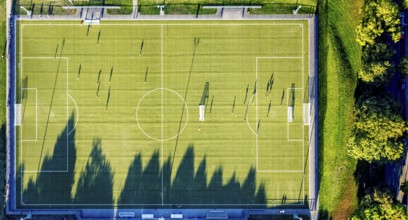 Aerial view, Sportzemtrum Ost Hammer SpVg 03/04 e.V., training games and shadow cast by the evening