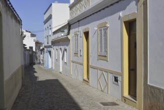 Alley and houses, Ferragudo, Algarve, Portugal