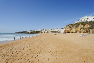Praia do Tunel beach and view of the town, Albufeira, Algarve, Portugal