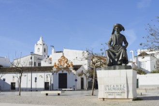 Monument to Henry the Navigator, Praca Infante Dom Henrique, Lagos, Algarve, Portugal