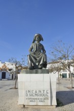 Monument to Henry the Navigator, Praca Infante Dom Henrique, Lagos, Algarve, Portugal