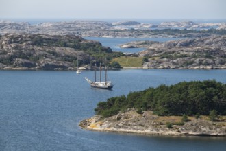 Sailing ship in archipelago, Fjällbacka, Bohuslän, West Sweden, Sweden