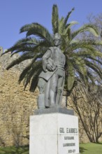 Statue of the navigator Gil Eanes on the city wall, Lagos, Algarve, Portugal