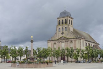 Church of St Louis and fountain on Place d'Armes-General-de-Gaulle, Neuf-Brisach, Haut-Rhin