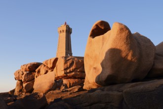 Mean Ruz lighthouse and granite rocks, Ploumanac'h, Cote de Granit Rose, Cotes-d'Armor, Brittany,