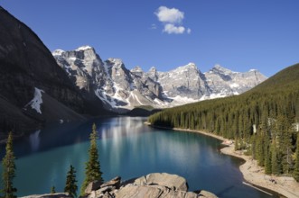 Moraine Lake and mountains of the Valley of the Ten Peaks, Banff National Park, Alberta, Canada