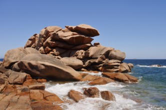 Granite rocks on the Cote de Granit Rose coast near Ploumanac'h, Cotes-d'Armor, Brittany, France