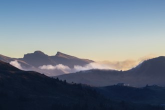 View from the Furkajoch to the Hoher Ifen, mountain peak above the sea of fog, dawn, dawn, autumn,