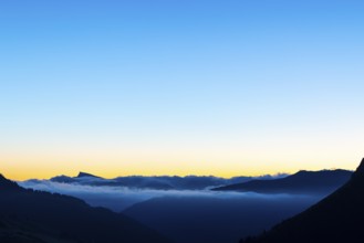 View from Furkajoch to Hoher Ifen, mountain range above sea of fog, dawn, dawn, autumn, Vorarlberg,