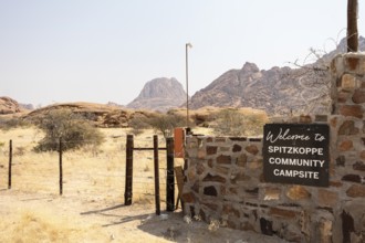 Entrance to the Spitzkoppe Community Campsite, Namibia - 1 Setembro, 2025: with a scenic view of