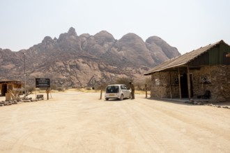 Entrance to the Spitzkoppe Community Campsite, Namibia - 1 Setembro, 2025: with a scenic view of