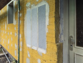 Insulation of a building with mineral fibre boards in Düsseldorf, Germany
