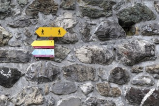 Signpost hiking trail, Arosa, Graubünden, Switzerland