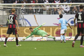 Soccer Bundeliga Eintracht Frankfurt-Union Berlin.l-r Goalkeeper Frederik Rönnow (1. FC Union