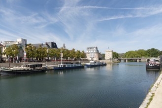 Quai de Londres, bank, Porte Chaussée, city gate, ships, river Meuse, Verdun, Département Meuse,