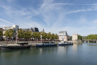 Quai de Londres, bank, Porte Chaussée, city gate, ships, river Meuse, Verdun, Département Meuse,