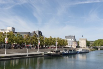 Quai de Londres, bank, Porte Chaussée, city gate, ships, river Meuse, Verdun, Département Meuse,