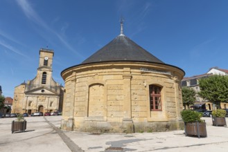 Tourist information centre, Saint-Dagobert church, historical monument, Place Darche, parade