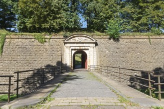 Fortress gate, bridge, fortress wall, fortress moat, citadel, Vauban fortress, UNESCO World
