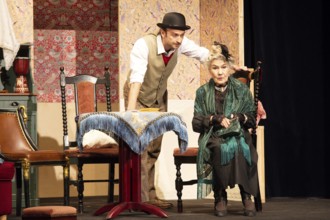 Vera Müller (Mrs Wilberforce), Thilo Herrmann (Prof Marcus), LADYKILLERS, photo rehearsal on 29.09