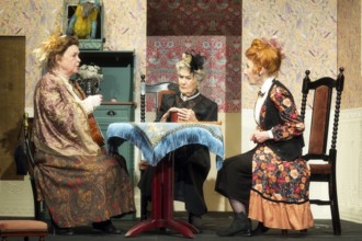 Vera Müller (Mrs Wilberforce), Katrin Martin (G. Livingstone), Jutta Schröder (H. Plimshead),
