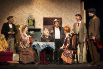 Vera Müller (Mrs Wilberforce), Thilo Herrmann (Prof. Marcus), Silvio Hildebrandt (Dr Courtenay),