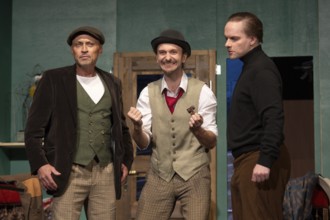 Silvio Hildebrandt (Dr Courtenay), Thilo Herrmann (Prof Marcus), Henning Wolff (Louis Harvey),