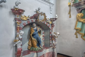 Church of St Gallus and Ulrich, niche with statue of saint and putti, Kisslegg, Allgäu,