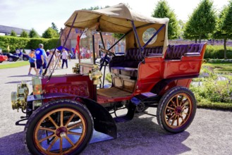 Oldtimer Classic, Gala International Concours d'Elegance Schwetzingen 2025, Germany, Europe, A red
