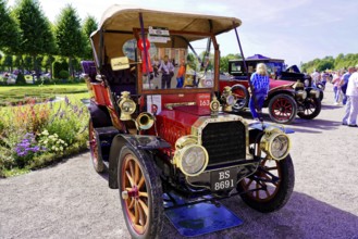 Oldtimer Classic, Gala International Concours d'Elegance Schwetzingen 2025, Germany, Europe, A red