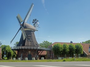 Galerieholländer, windmill, part of the Frisian Mill Road, monument, Bagband, East Frisia, Germany,
