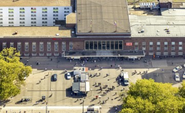 Aerial view, central station Hbf and station forecourt, city centre, Düsseldorf, Ruhr area, North