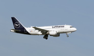 A Lufthansa CityLine Airbus A319 takes off, Schönefeld, 28/09/2025, Schönefeld, Brandenburg,