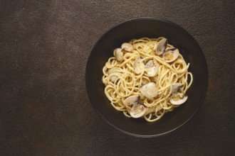Spaghetti vongole, venerki, homemade, no people