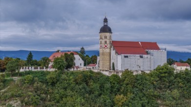 The pilgrimage church of the Assumption of the Virgin Mary on the Bogenberg is surrounded by