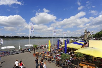 Rheinuferpromenade, Bar Cafe Terrasse am Rhein, Düsseldorf, Rhineland, North Rhine-Westphalia,