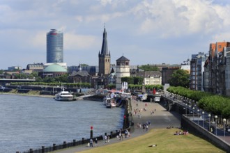 Rhine promenade, view of the old town centre on the Rhine, Düsseldorf, Rhineland, North