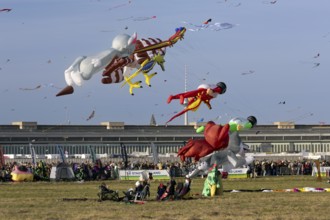 CITY AND COUNTRY Festival of GIANT DRAGONS 2025, 27 September 2025, Tempelhofer Feld, Berlin,