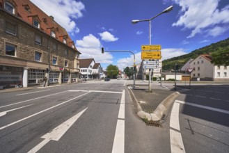 Traffic light crossing, general architecture, signposts to Darmstadt, Bensheim, Erbach, Fürth,