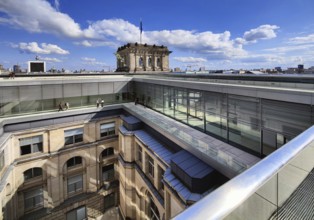 Viewing platform with a view of an inner courtyard and one of the corner towers of the Reichstag