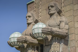 Figures on the façade, Kivimiehet, cairns, luminous glass globe, Art Nouveau, Central Station,