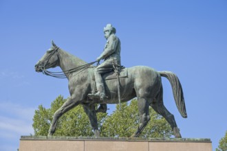 Equestrian monument to Carl Gustaf Emil Mannerheim, Mannerheimintie, Helsinki, Finland