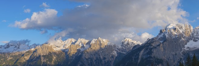 Panoramic view of the Sorapis mountain group in the evening light, Punta Sorapiss, Dolomites, South