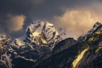 Atmospheric detailed view of the Sorapis mountain group in the evening light, Punta Sorapiss,
